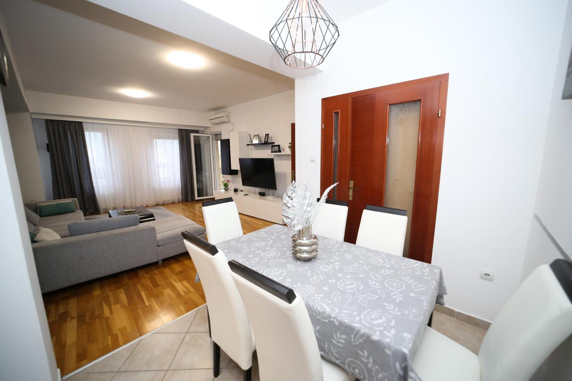 Ferienwohnung Iva Lux Stan Na Dan Banja Luka Exterior foto